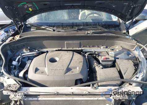 2022 Volvo Xc90 T6 Momentum 6 Passenger z USA, uszkodzony, nr VIN YV4A221K9N1810266